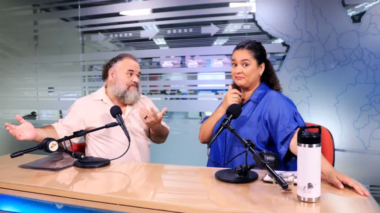 Márcio Neco, historiador e cientista da religião com a jornalista Haynna Hálex nas gravações do especial do Círio.