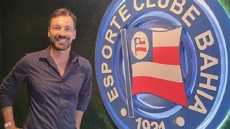 Ex-goleiro e ídolo do Bahia, Emerson Ferreti é o primeiro homem assumidamente gay eleito presidente de um clube de futebol de destaque no Brasil