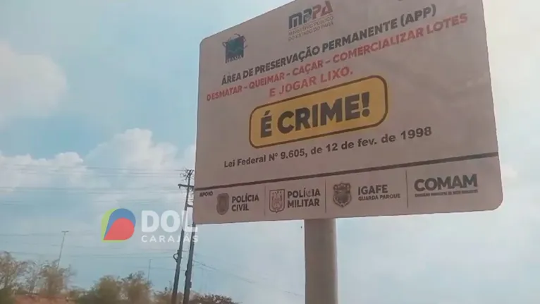 Placa alerta a proibição de queimadas na área