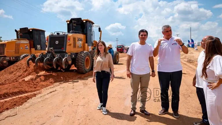 Governador Helder e comitiva na obra