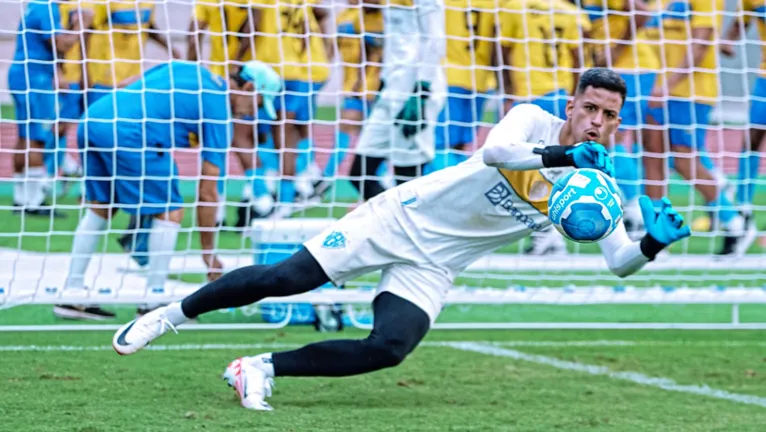 Matheus Nogueira segue com contrato com o Paysandu até o fim do primeiro semestre de 2024