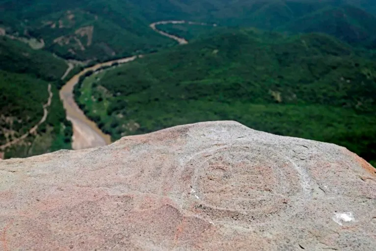Ruínas que datam do ano 500 d.C. em Cerro de la Peña, no estado de Puebla, no México