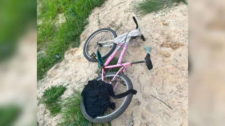 Bicicleta e outros itens foram encontrados próximos ao corpo