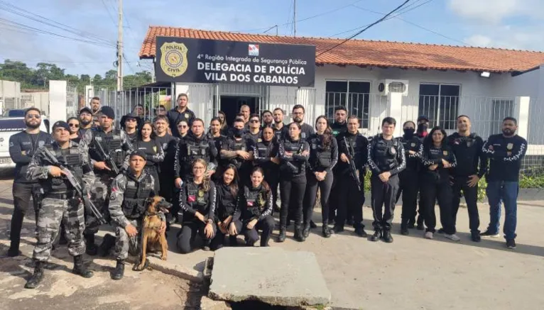 Policiais posaram para foto após sucesso em operação