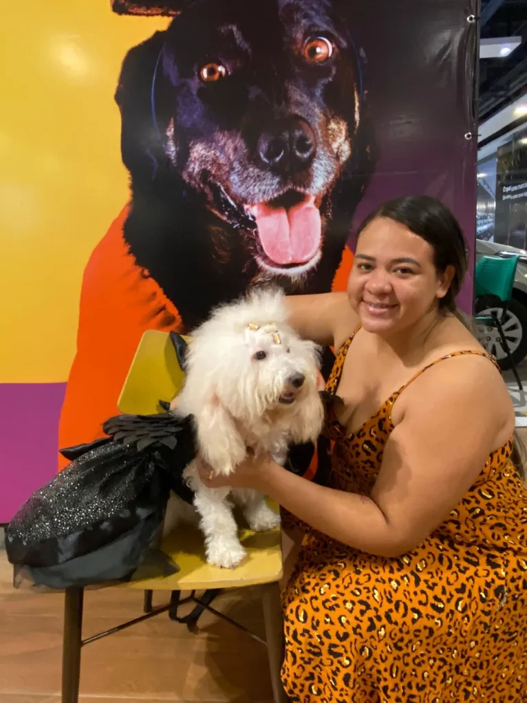 Pandora e a dona no evento