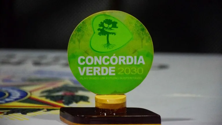 Comendas que foram entregues aos homenageados na Câmara Municipal de Concórdia do Pará