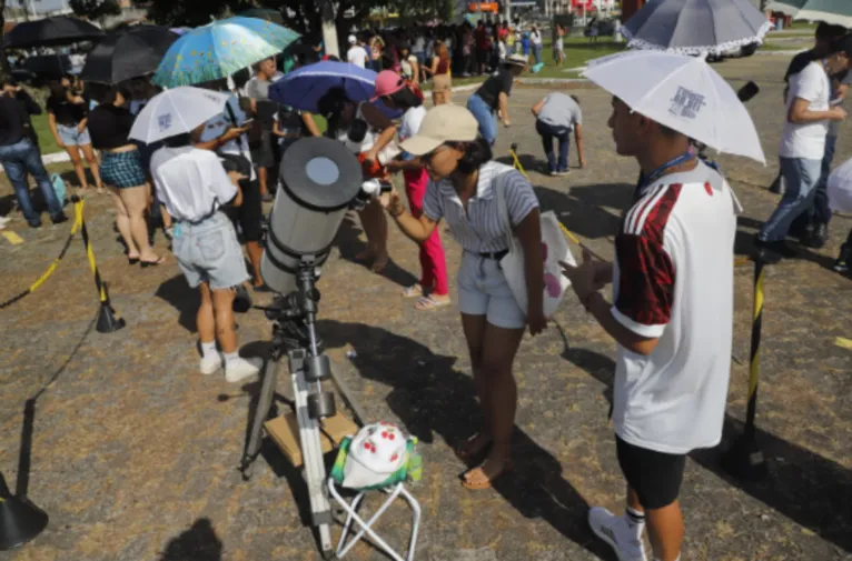 Fenômeno solar atraiu várias pessoas ao Planetário do Pará