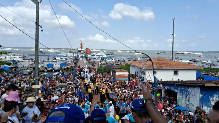 Porto de Icoaraci e imediações está tomado de devotos de Nossa Senhora de Nazaré