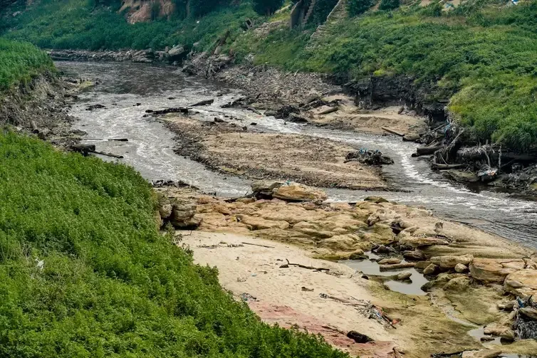 Rio Negro, no bairro São Raimundo em Manaus, próximo ao estaleiro Santa Fé