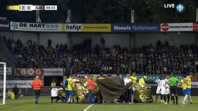 TV holandesa transmitiu momentos dramáticos vividos no estádio ao vivo. Partida foi suspensa.