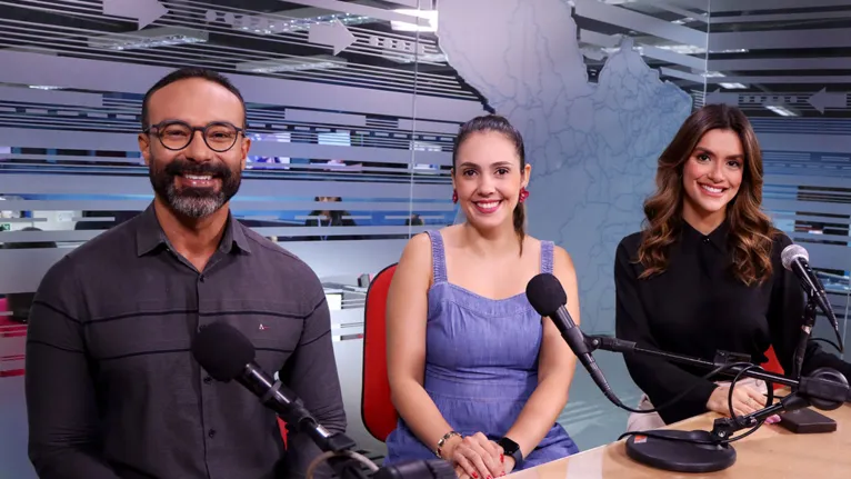 Júnior Lopes, Presidente da ABRH-Pa, Rafaella Nóbrega, gerente de RH da Hydro e 
Nathália Lago no estúdio da RBA TV para gravação do especial.