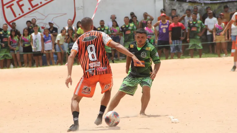 Lance da final do Campeonato da Terra Firme entre Jabatiteua e Arte Soccer.