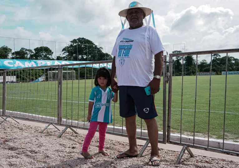 Torcedores das mais diferentes idades prestigiaram a inauguração do CT Raul Aguillera.