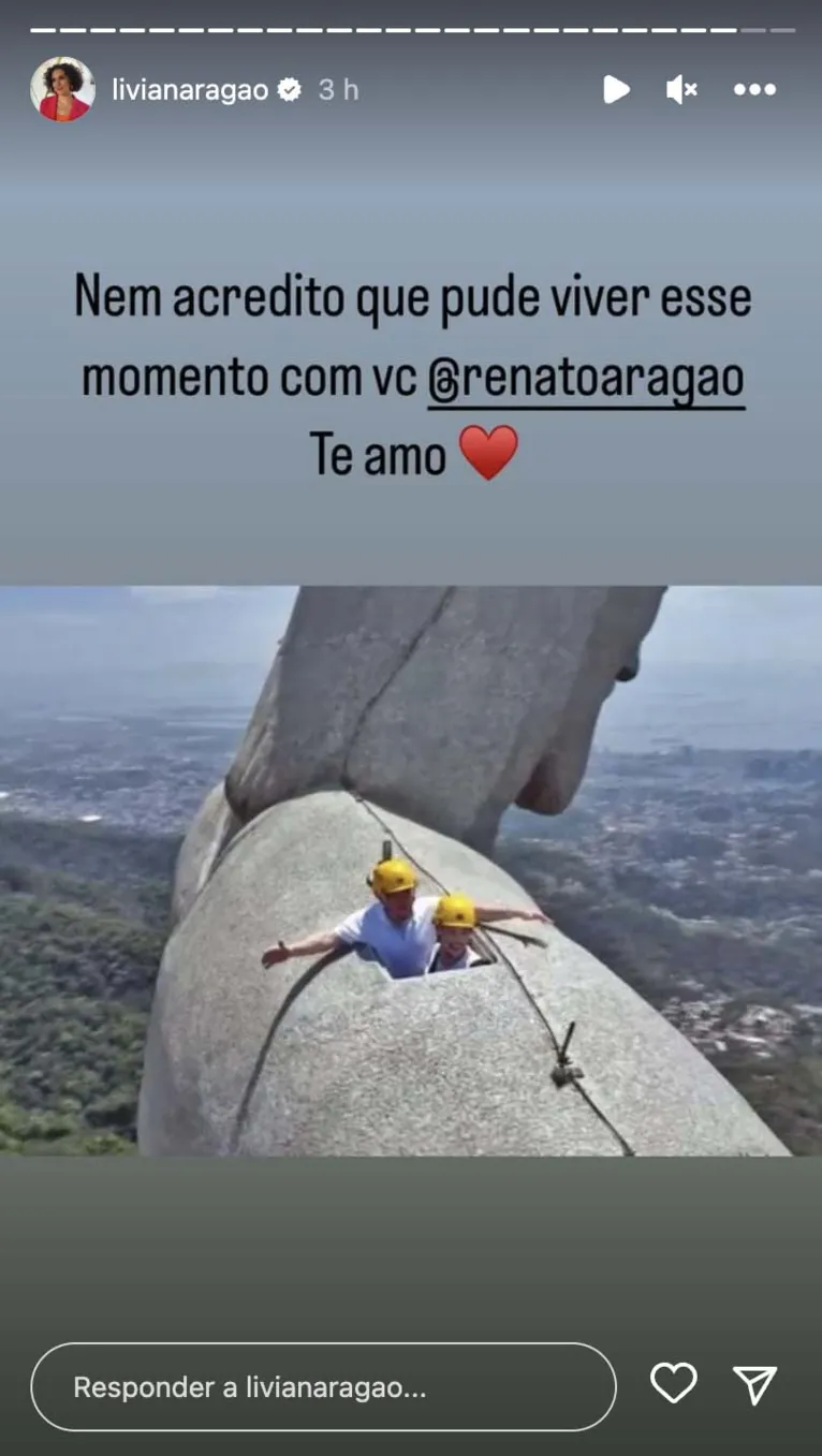 Renato Aragão sobe no Cristo Redentor com a filha Livian