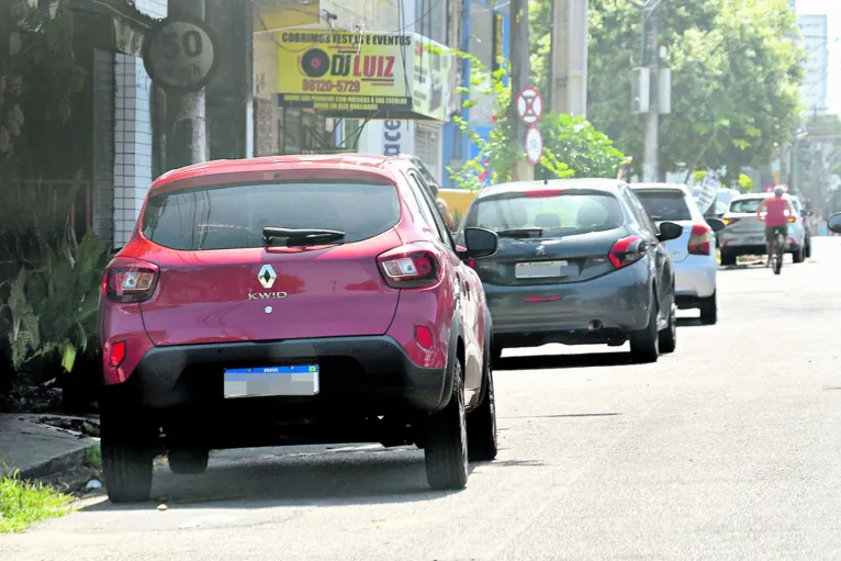 Estacionamento irregular: mais de 7 mil carros rebocados