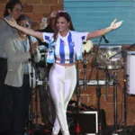 Viviane Araújo foi estrela do lançamento do uniforme do Paysandu para a temporada 2015