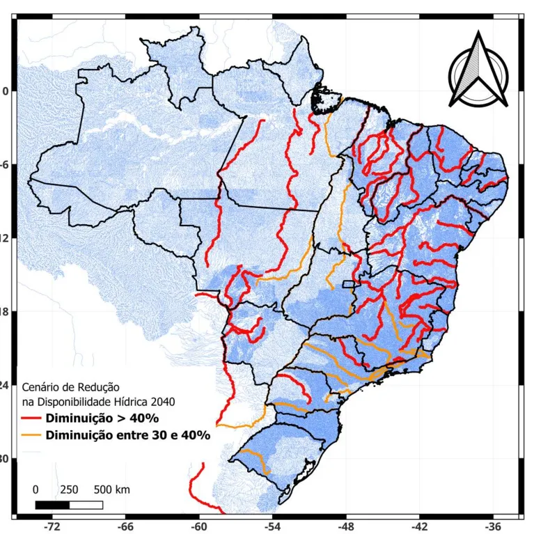 Mapa elaborado pela ANA (Agência Nacional de Águas e Saneamento Básico) mostra redução na disponibilidade hídrica dos principais rios brasileiros em 2040, com cenário de aquecimento global de ao menos 4,5°C.