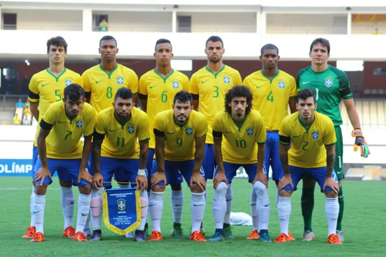 Seleção titular no amistoso em 2015