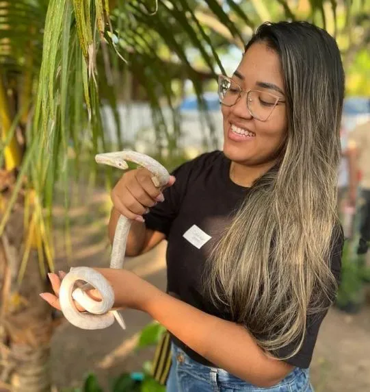 Paola já passou muitos "trotes" em telefones públicos durante a adolescência