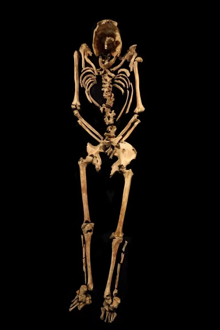 Esqueleto do homem crucificado