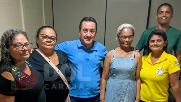 O comunicador Nonato Dourado e as irmãs Queiroz reunidas novamente