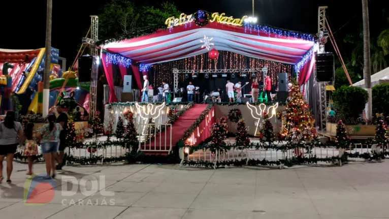 Palco principal onde as atrações, balés, músicas e cantores se apresentam