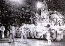 Desfile do Rancho Não Posso me Amofiná em 1985: a escola de samba mais antiga de Belém segue sendo uma das principais do Carnaval paraense