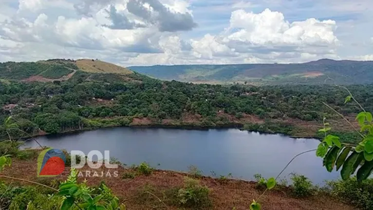 O que era um enorme buraco, hoje é um grande lago, no que já foi um dia a Serra Pelada, hoje uma comunidade