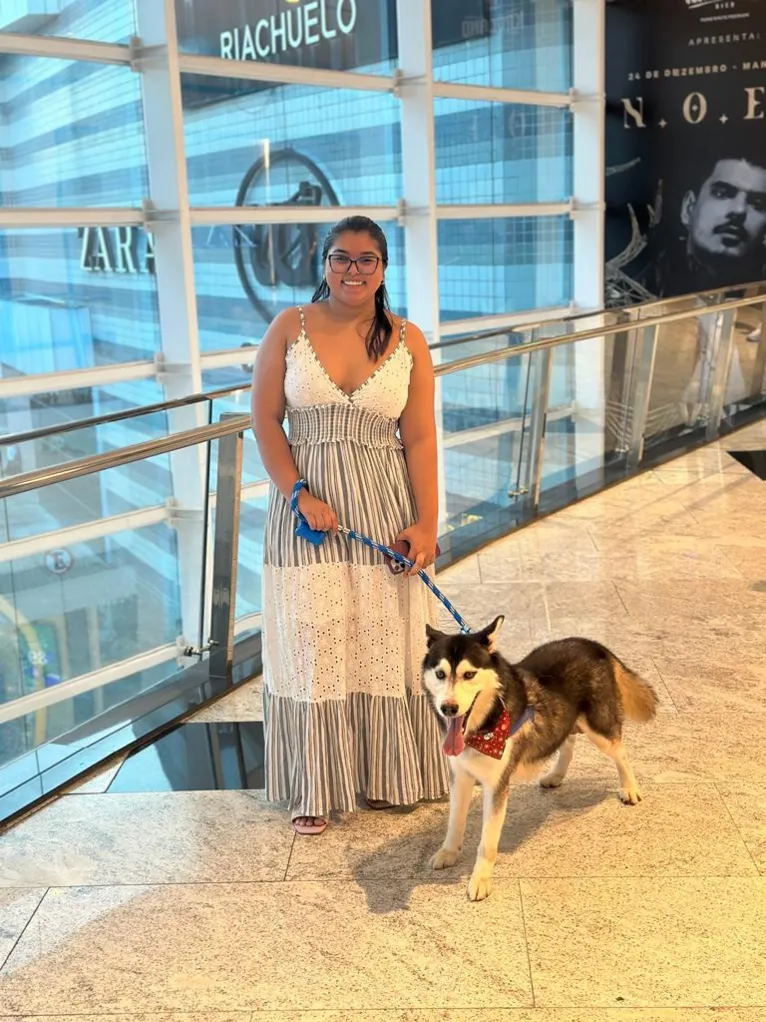 Thayenne Costa e Aquiles em um shopping de Belém