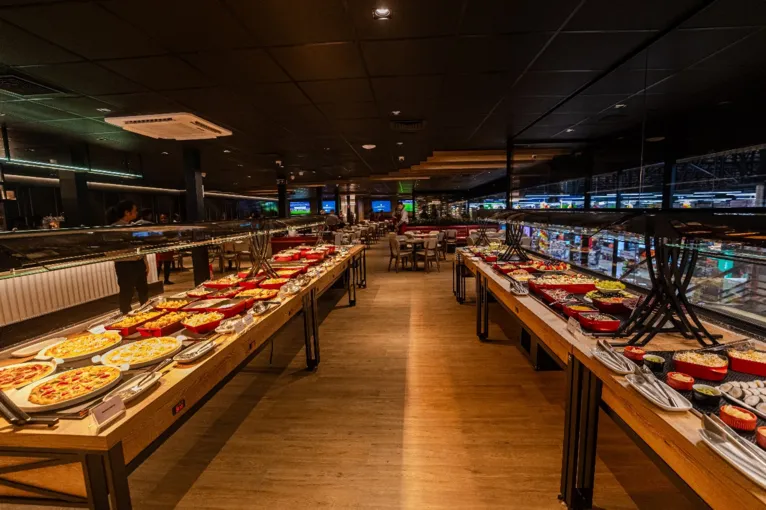 Buffet variado e excelência gastronômica
