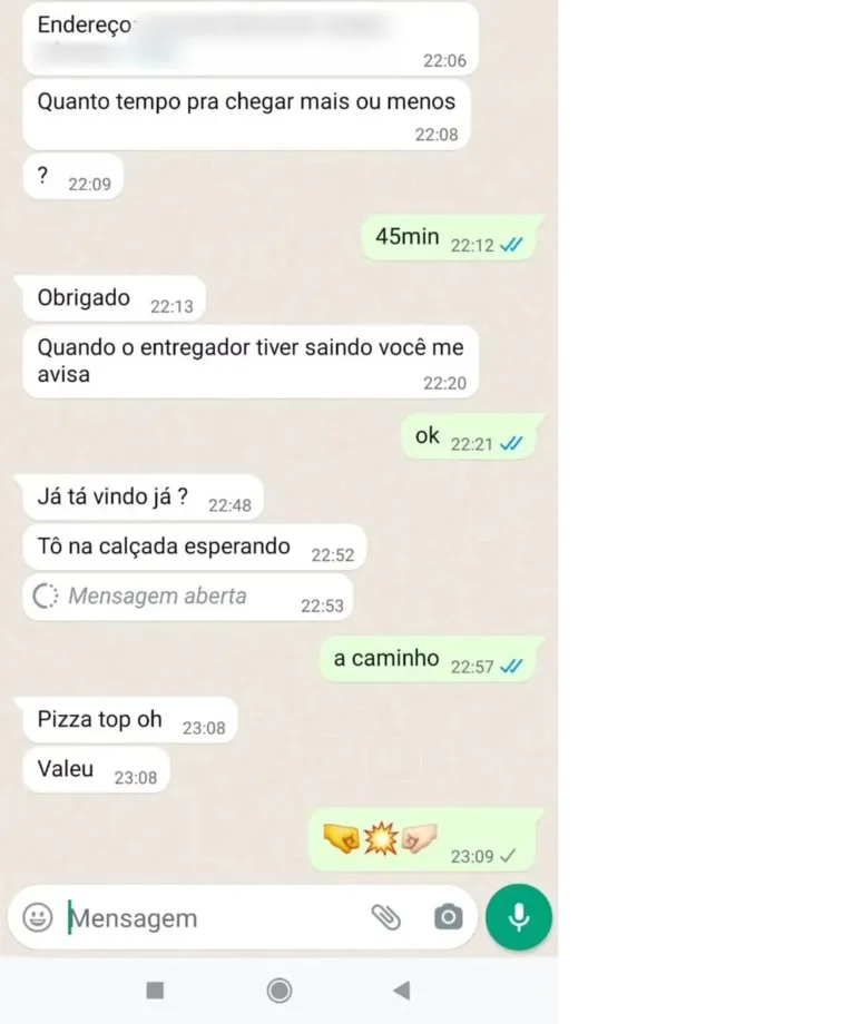 Pizzaria entrega pizza de papelão após receber PIX falso