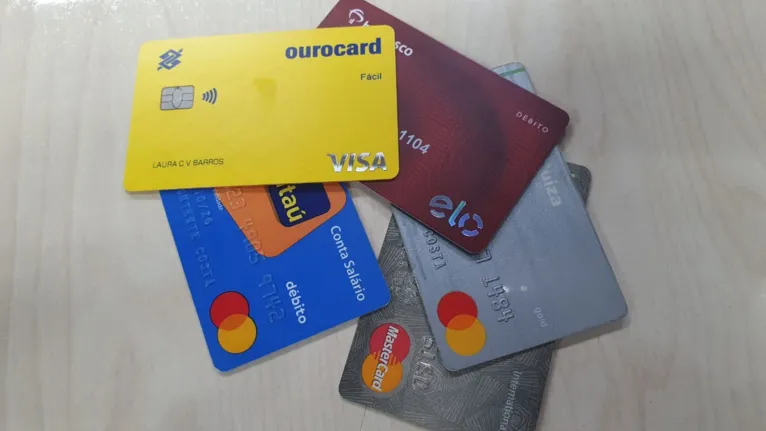 Pagamentos via cartões de crédito têm sofrido aumento com justificativa da taxa da maquininha