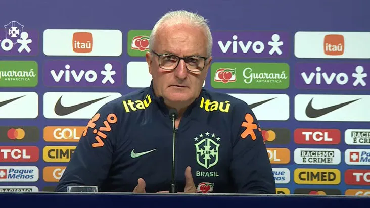 Dorival pretende convocar alguns jogadores que atuam no Brasil para a Copa América e pede compreensão de clubes.