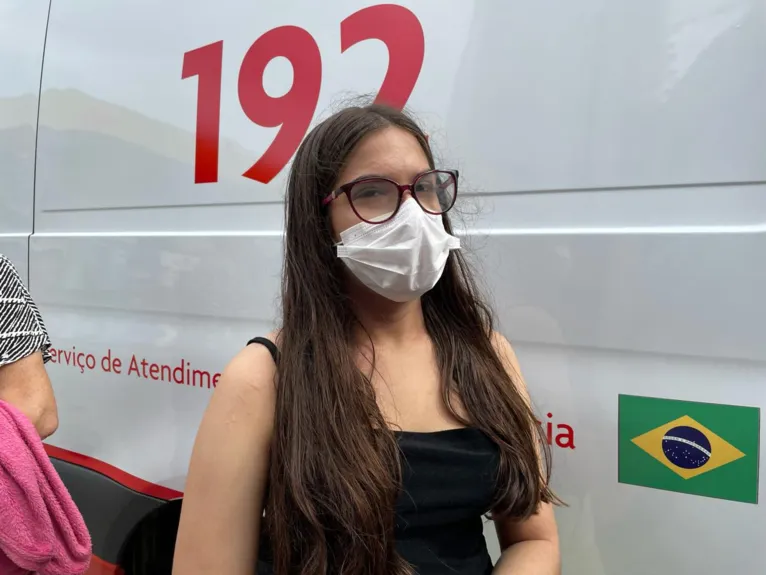 Isabela Maues, de 15 anos, contou os momentos desesperadores do sinistro