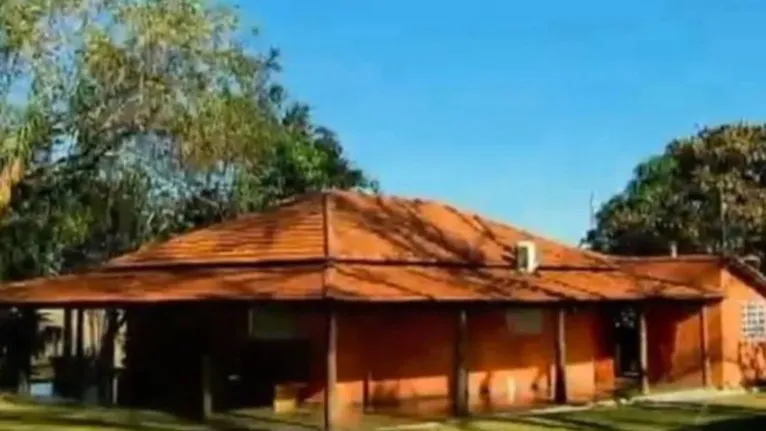 A fazenda é localizada em Cruzeiro dos Peixotos, no município de Uberlândia, em Minas Gerais
