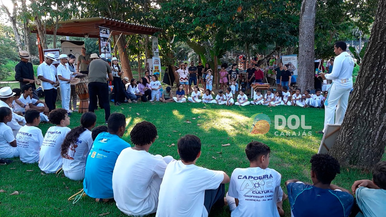 Público que compareceu ao Parque Ambiental de Redenção, presenciou um evento artístico com várias linguagens artísticas