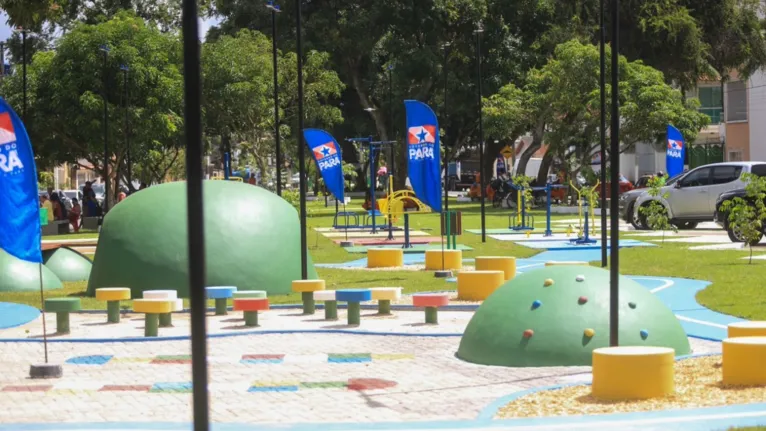 Praça do Arame foi entregue completamente revitalizada na última quinta-feira (7)