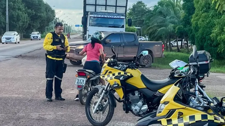 Várias irregularidades foram flagradas durante blitz