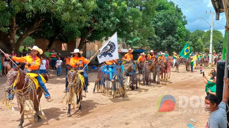 Cavalgada também marca festejo neste sábado