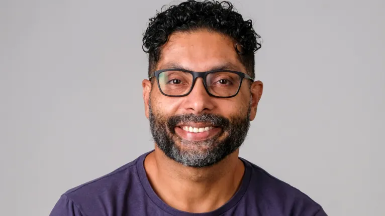 Filipe Nassar Larêdo anunciou o lançamento de sua nova editora, juntamente com sua sócia, Aisha Bahia.