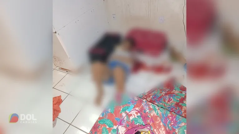 Mulher também foi atingida e morta com tiros dentro de casa