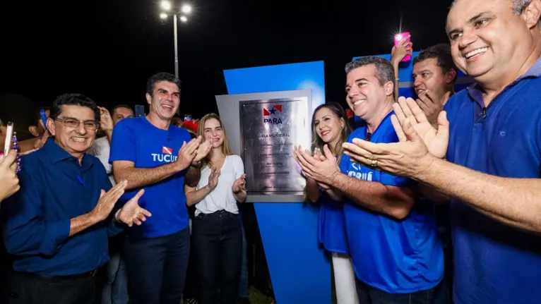 Governador Helder Barbalho descerra placa de entrega da Nova Orla de Tucuruí