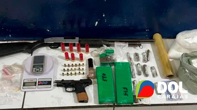 Arma, drogas, munições apreendidos em poder dos acusados