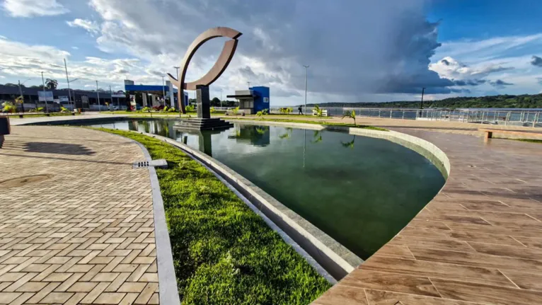 A Nova Orla de Tucuruí recebeu os serviços de paisagismo, terraplenagem, drenagem, calçada, calçadão com acessibilidade