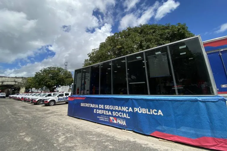 O Centro Integrado de Comando e Controle Móvel, instalado na Praça do Estrela, reforçou as ações de segurança