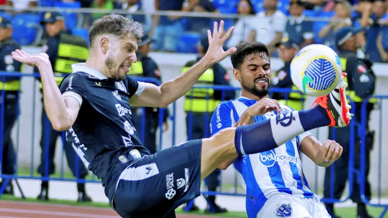 Tudo igual no primeiro clássico da semifinal