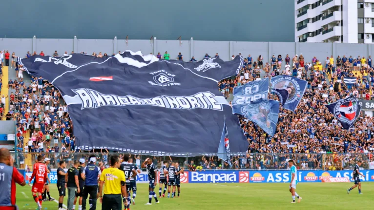 Fenômeno Azul compareceu mesmo com o tempo chuvoso.