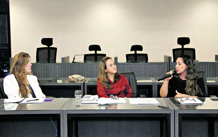 Deputadas Paula Titan, Ana Cunha e Andréia Xarão