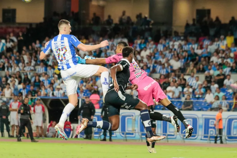 Diogo Silva mais uma vez foi seguro no gol do Papão