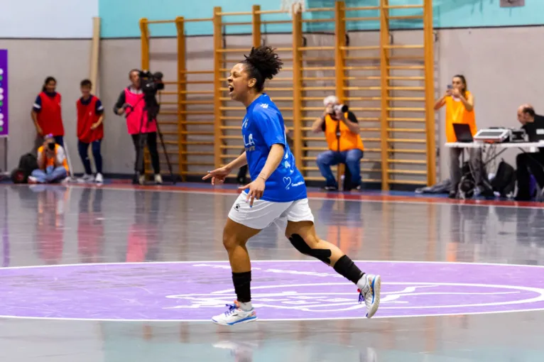 Atleta paraense conquista título de futsal na Espanha